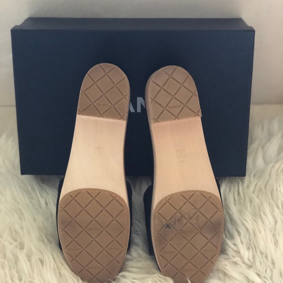 ❌SOLD❌Chanel Neoprene CC Logo Leather Wooden Mules - Picture 3 of 8